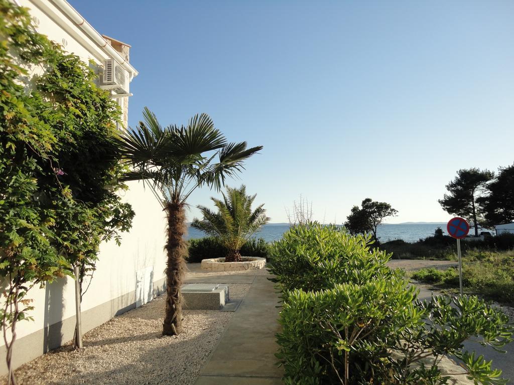 Mirakul Apartments Vir Exterior foto