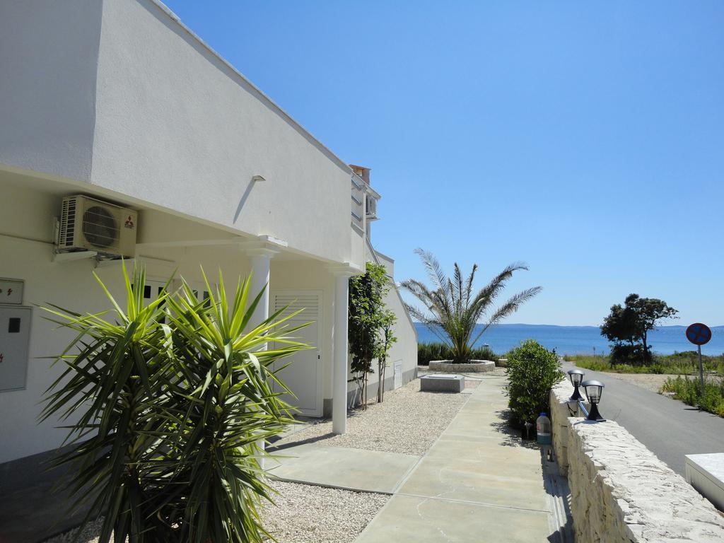 Mirakul Apartments Vir Exterior foto